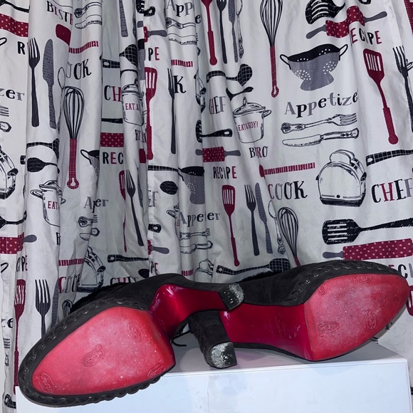 Louboutin: Suede Corset Lace Up 2-in-1 Fold Over Shearling Fur Heel Boots - Picture 12 of 13